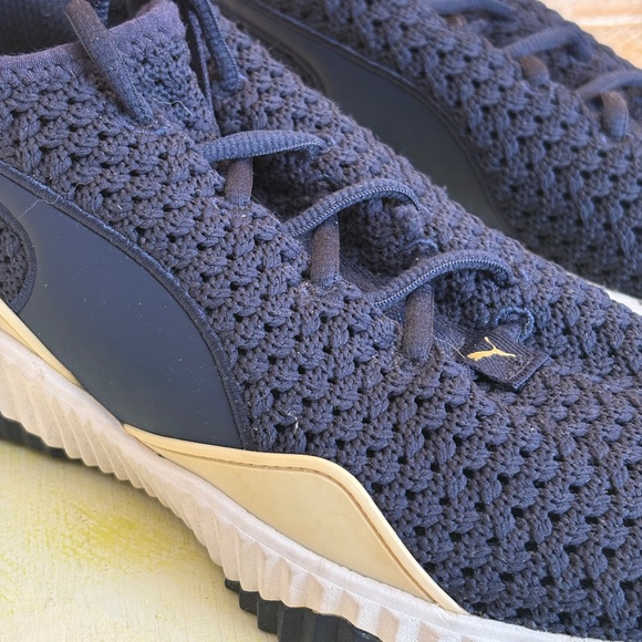 PUMA WOMEN'S ATHLETIC SHOE - Picture 3 of 7